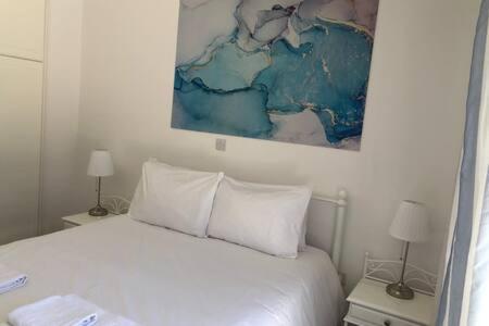 Kings Palace - Superb 2 Bed Ground Floor Apartment Paphos Exteriér fotografie