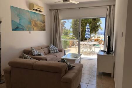 Kings Palace - Superb 2 Bed Ground Floor Apartment Paphos Exteriér fotografie