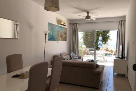 Kings Palace - Superb 2 Bed Ground Floor Apartment Paphos Exteriér fotografie