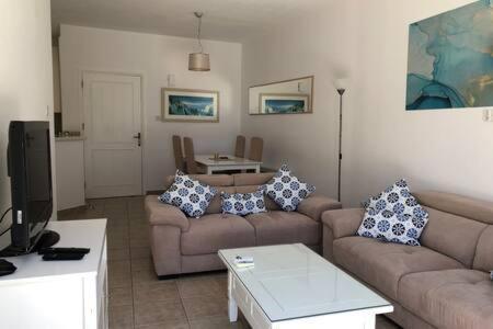 Kings Palace - Superb 2 Bed Ground Floor Apartment Paphos Exteriér fotografie