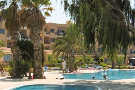 Kings Palace - Superb 2 Bed Ground Floor Apartment Paphos Exteriér fotografie