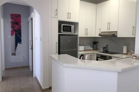 Kings Palace - Superb 2 Bed Ground Floor Apartment Paphos Exteriér fotografie