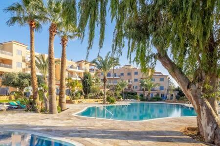 Kings Palace - Superb 2 Bed Ground Floor Apartment Paphos Exteriér fotografie